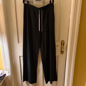 Vuori Black Men's Drawstring Joggers with White Cord